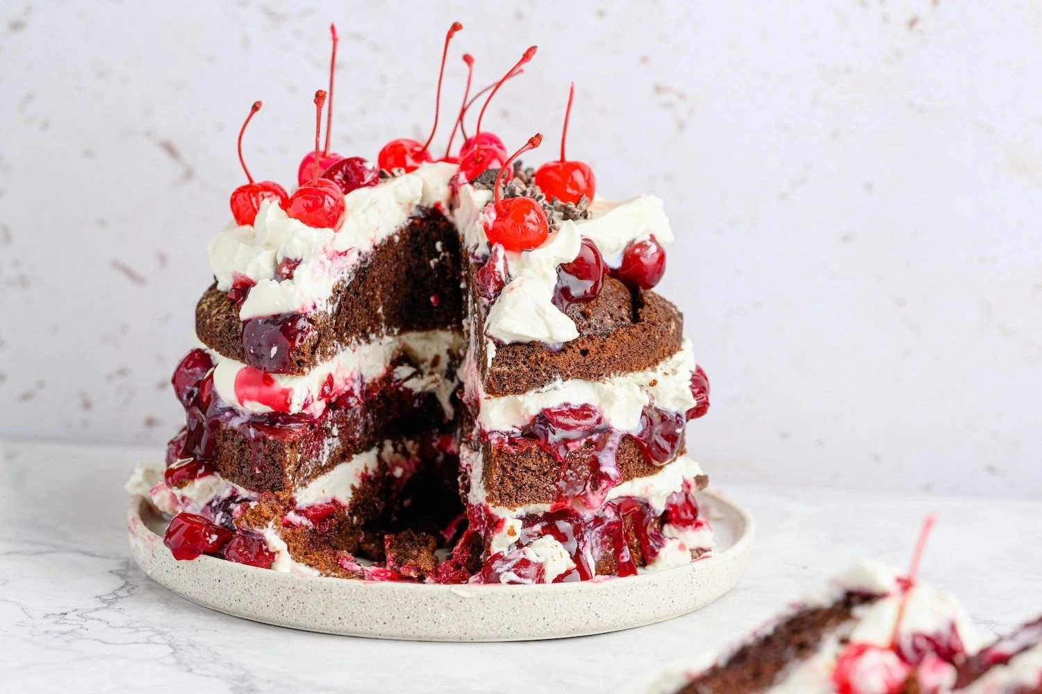 Çikolatalı Vişneli Black Forest Pasta Tarifi
