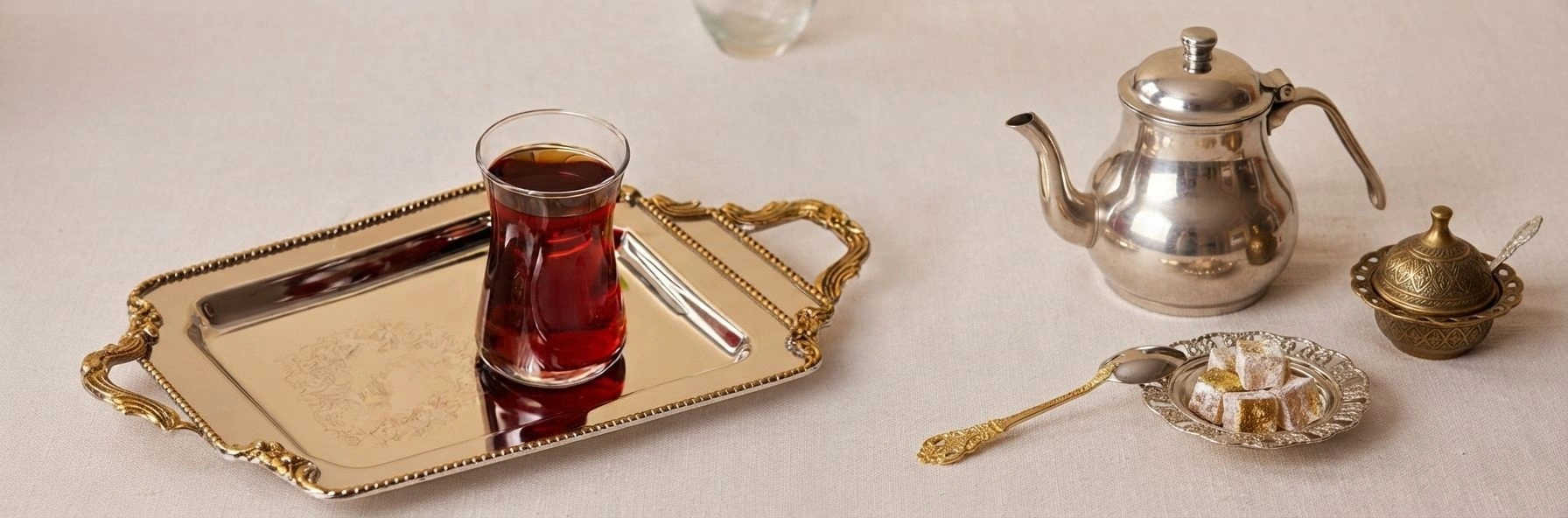 Çay Bardağı Çayın Tadını Etkiler mi?