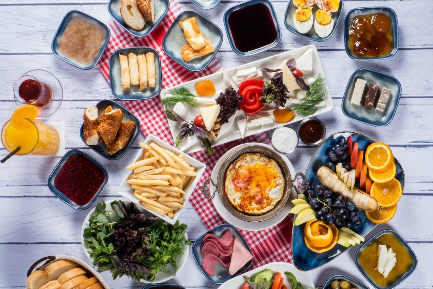 Miniklere Hızlı Kahvaltılar: Çok Bölmeli Tabaklarla Eğlenceli Sunumlar