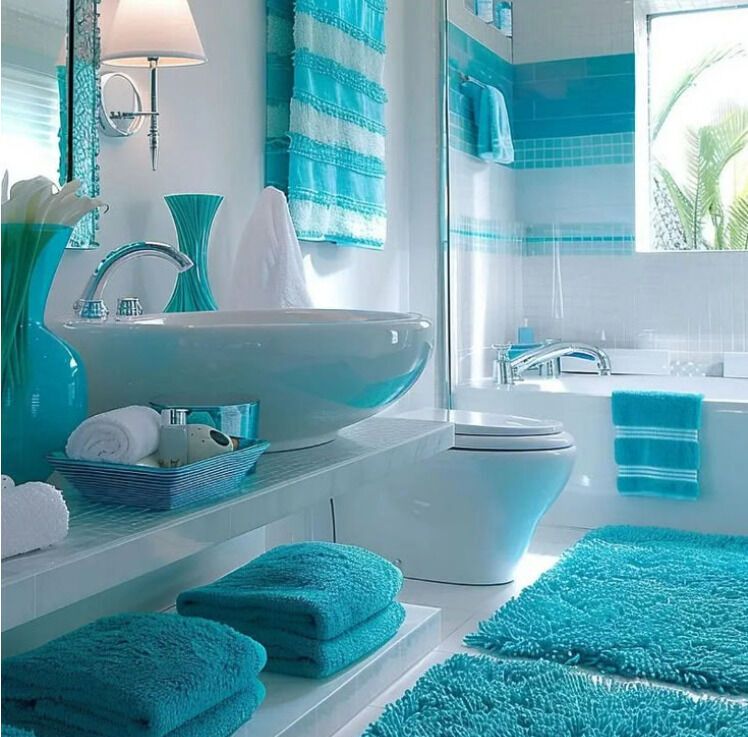 Açık Turkuaz Renkli Banyo Ürünleri
