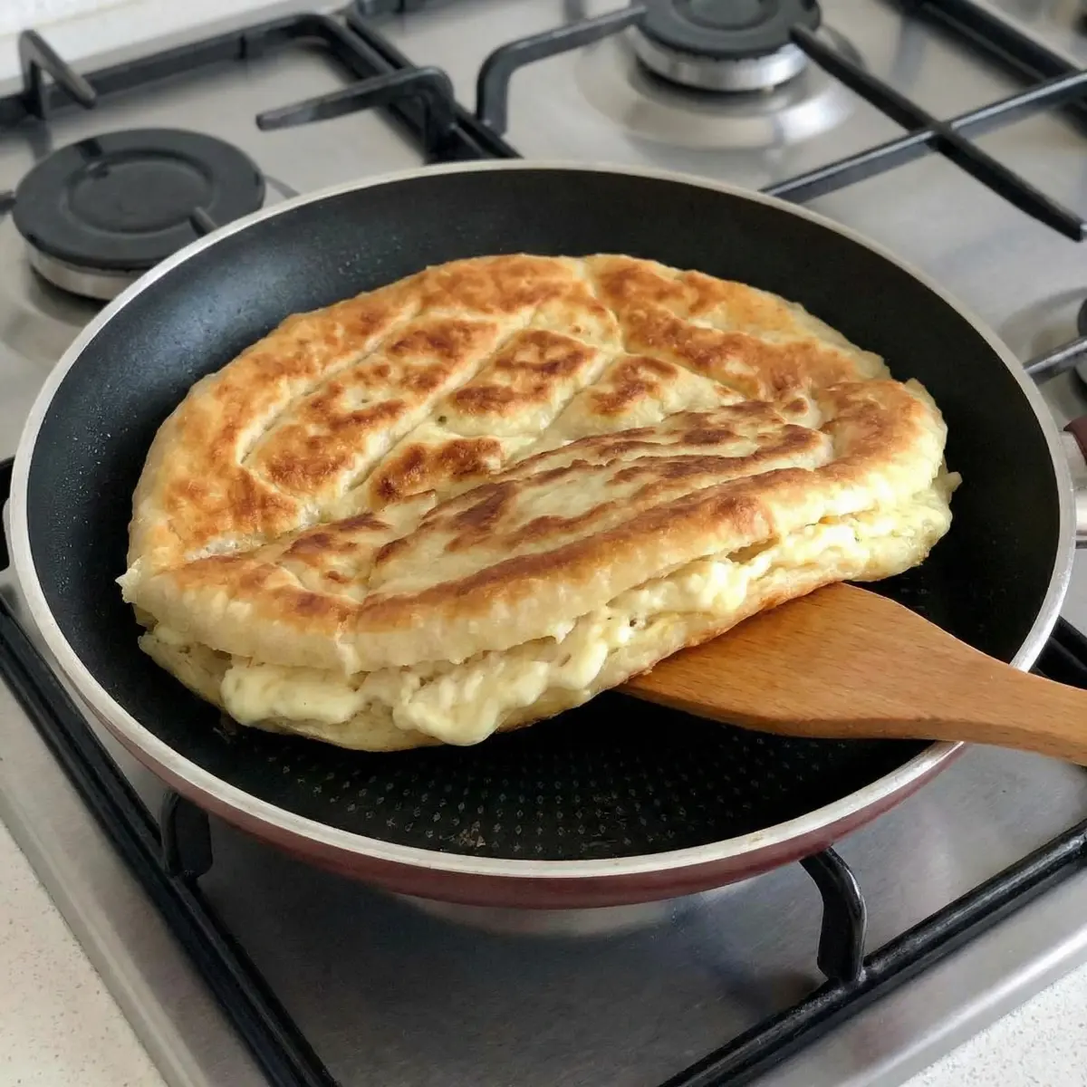 Artan Ramazan Pidesiyle Tavada Börek Tarifi