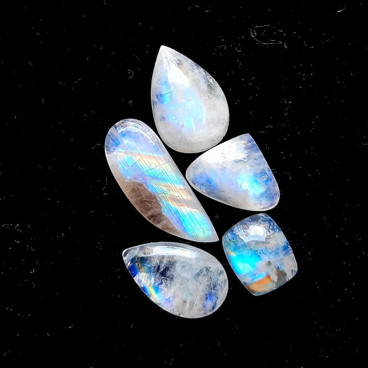 Ay Taşı Özellikleri