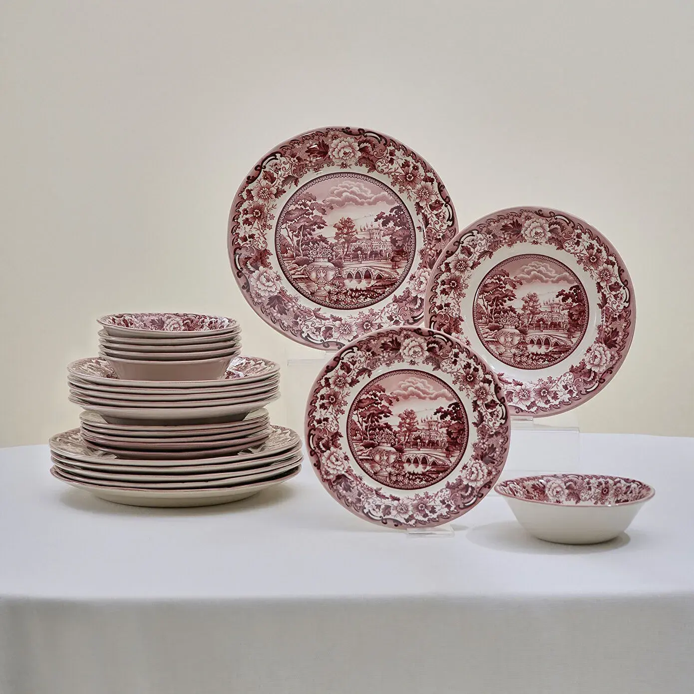 Bordo Yemek Takımı