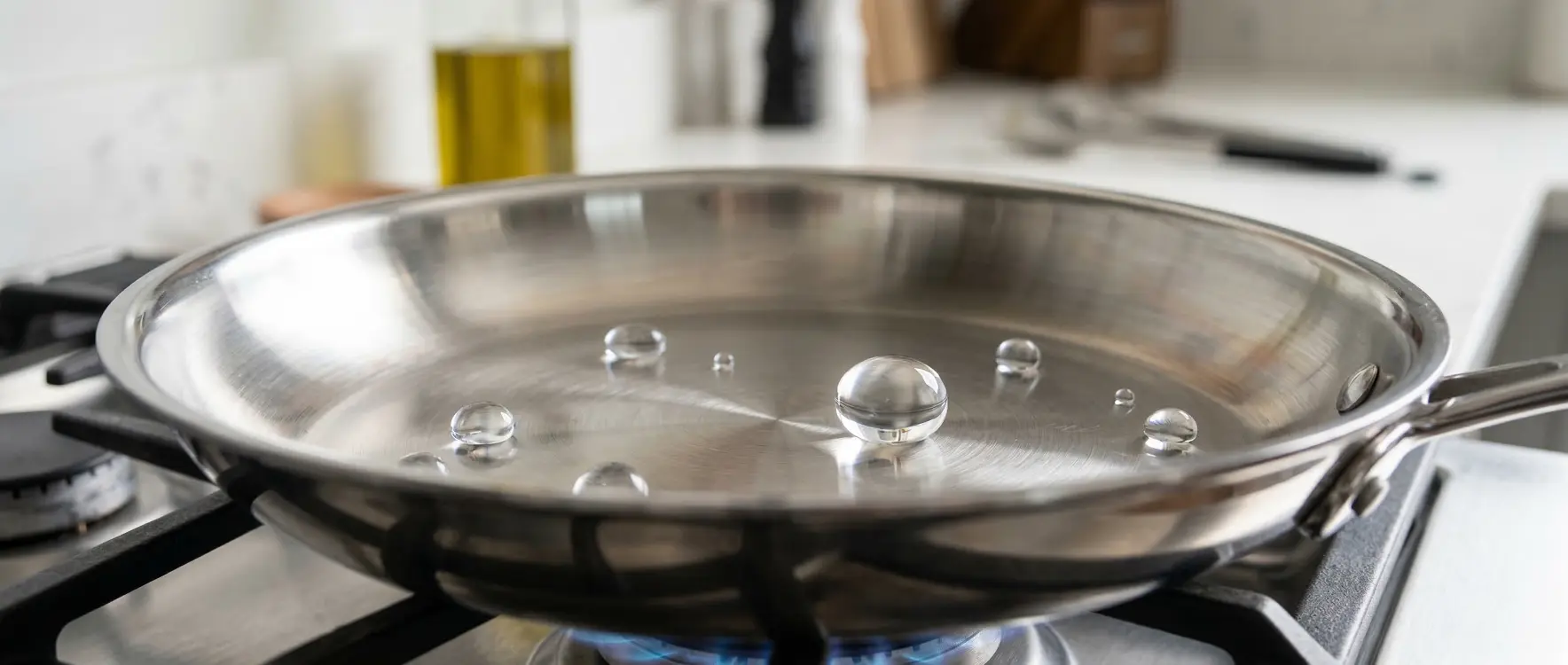 Çelik Tencerede "Su Damlası Testi" (Leidenfrost Etkisi) Nedir? Et Yapışmadan Nasıl Mühürlenir?