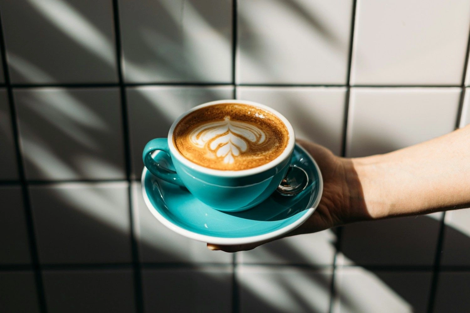 Karaca Espresso Makinesi ile Ev Kafesi ve Profesyonel Kahve Sunumu