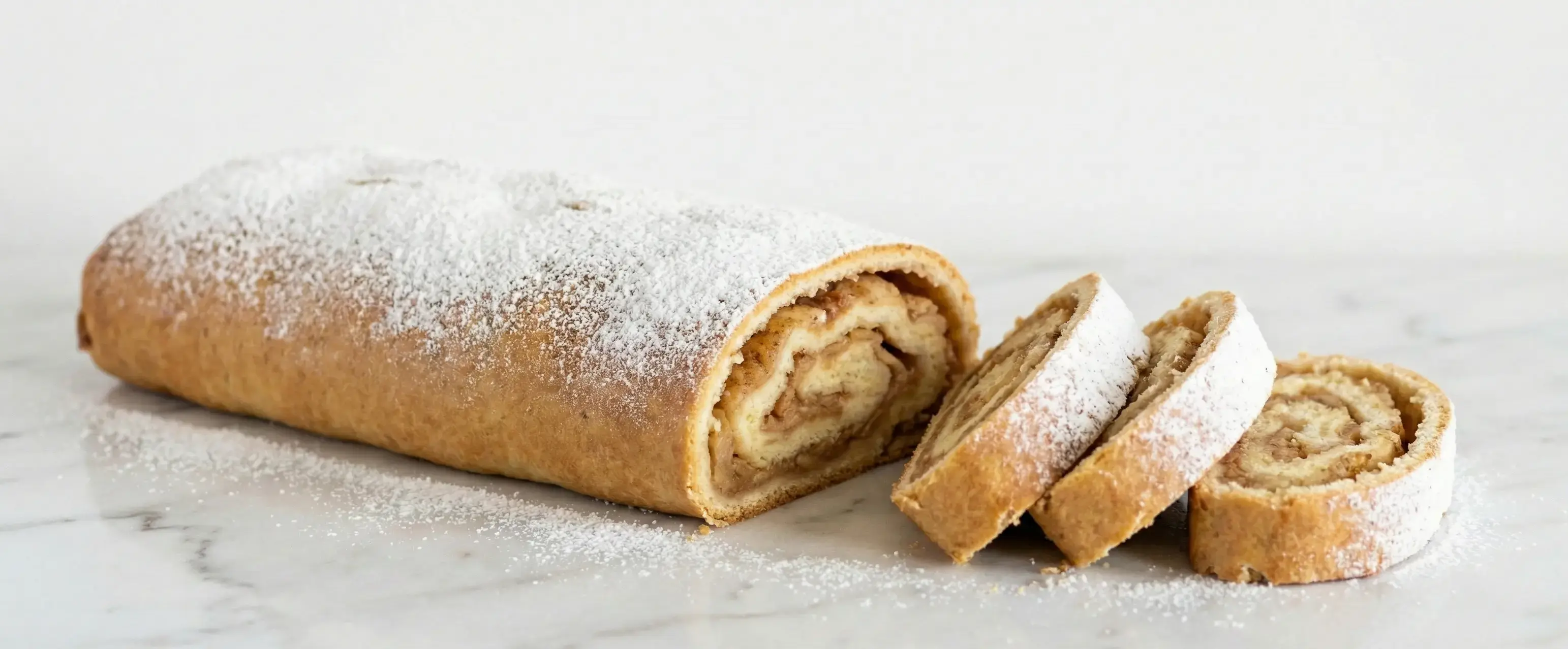 Sünger Gibi Kıvamlı Kırılmayan Elmalı Rulo Kek Tarifi