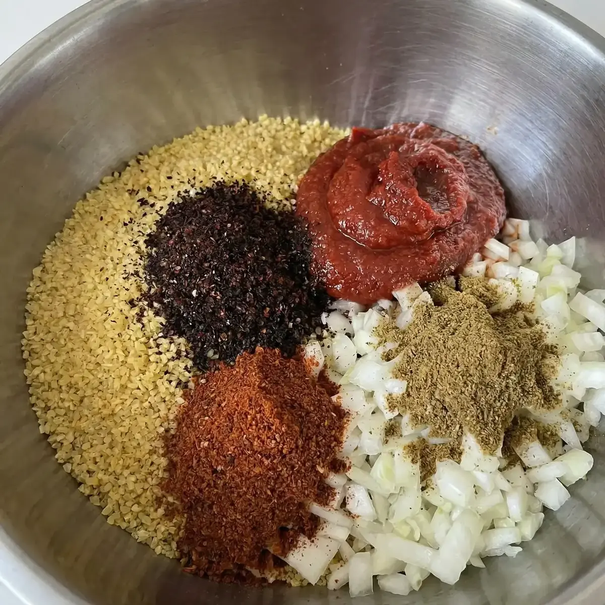 Etsiz Çiğköfte Tarifinin Malzemeleri