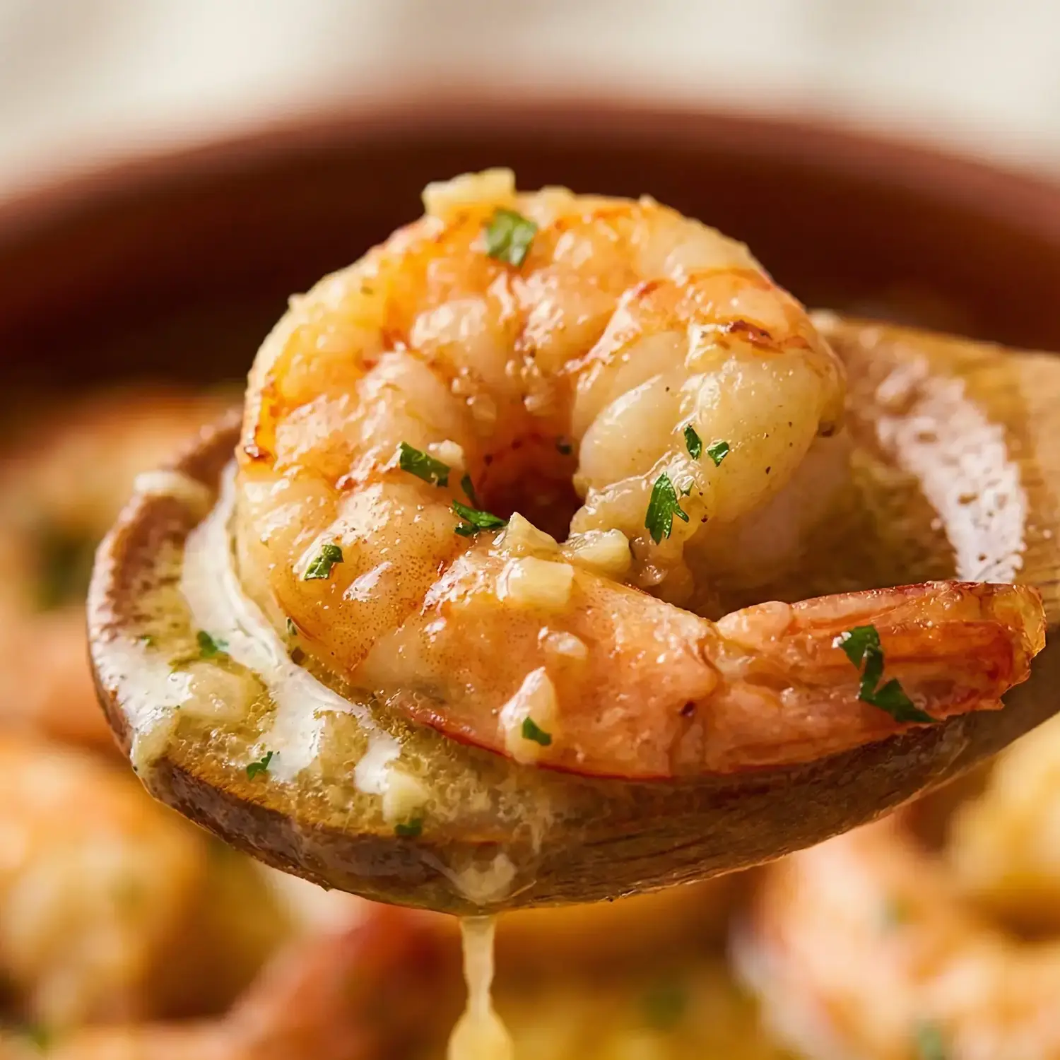 Güveçte Tereyağlı Karides