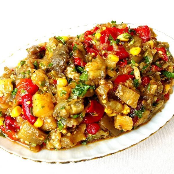 Köz Patlıcan Salatası