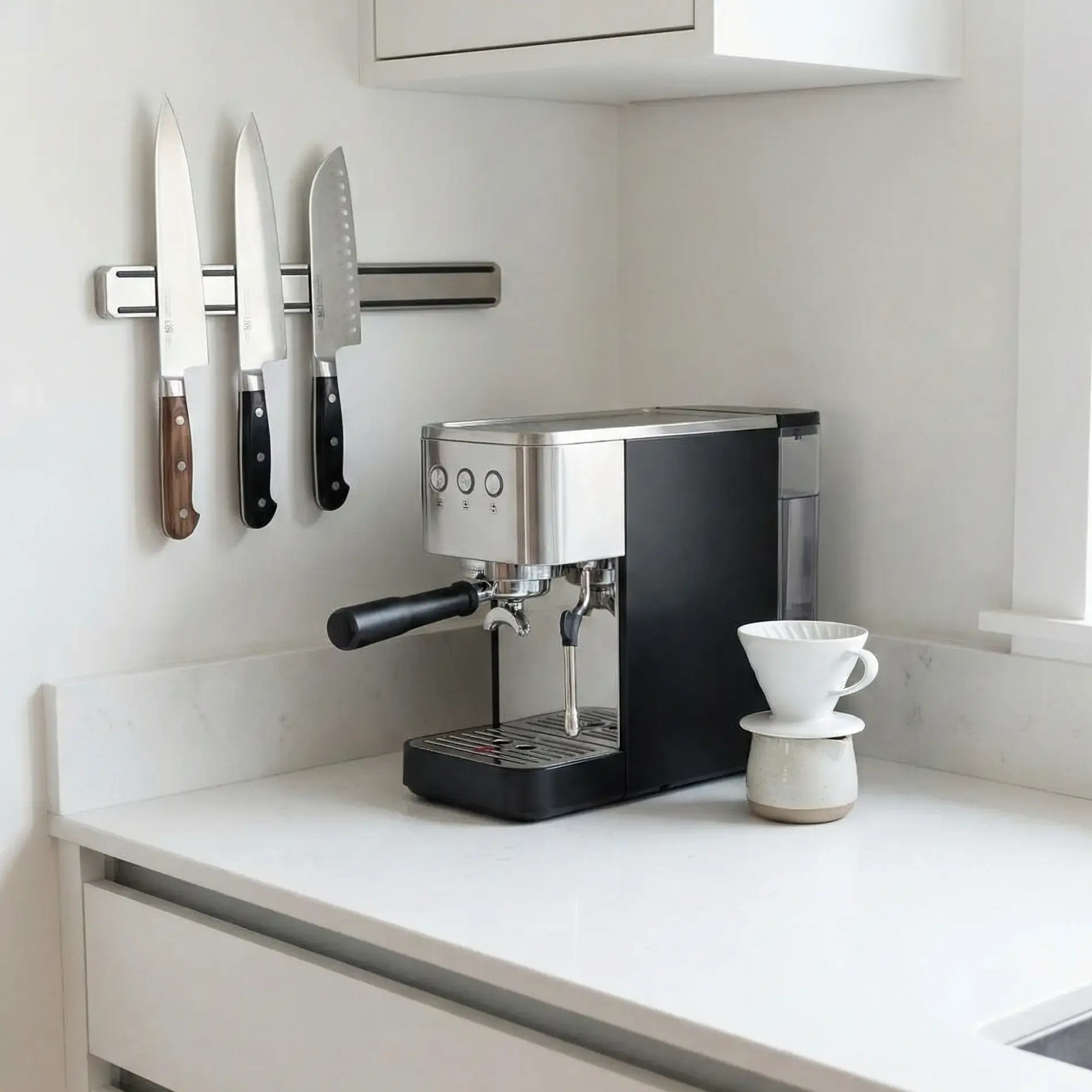 Küçük Mutfak Dekorasyonu: Dar Alanları Geniş Göstermenin Yolları