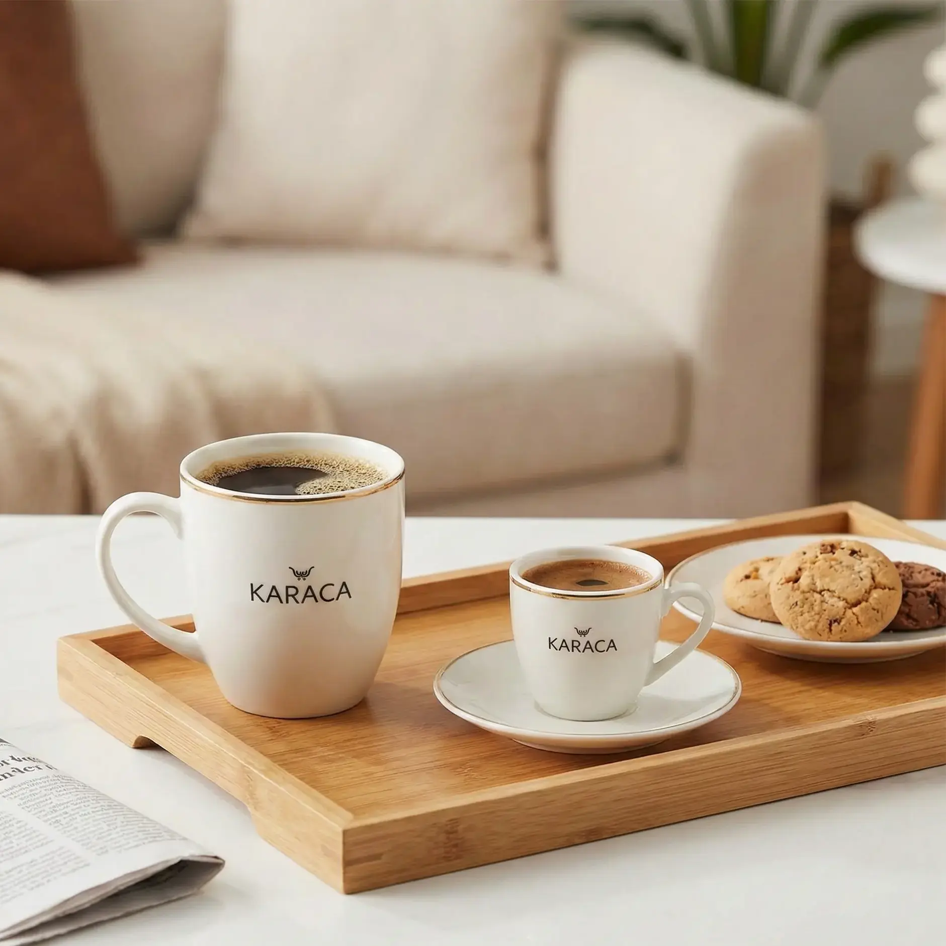 Kupada Filtre Kahve ve Fincanda Espresso