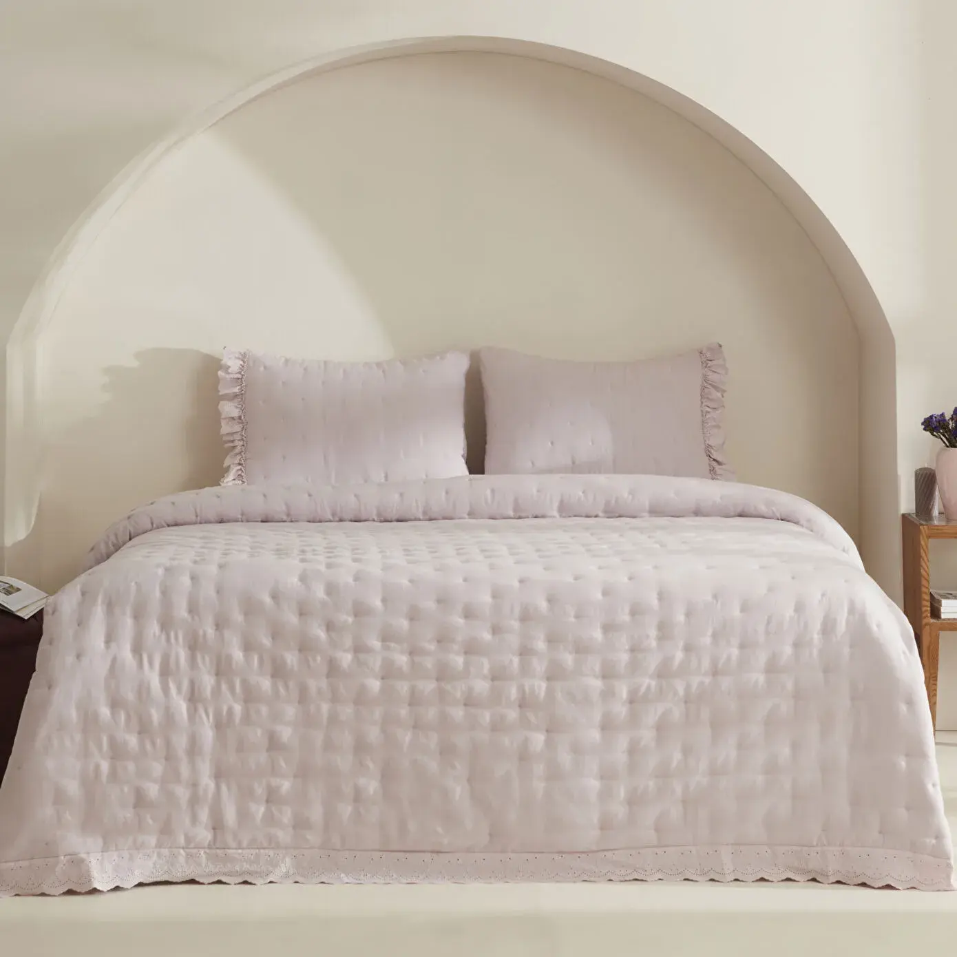 Lila Rengi Yatak Örtüsü