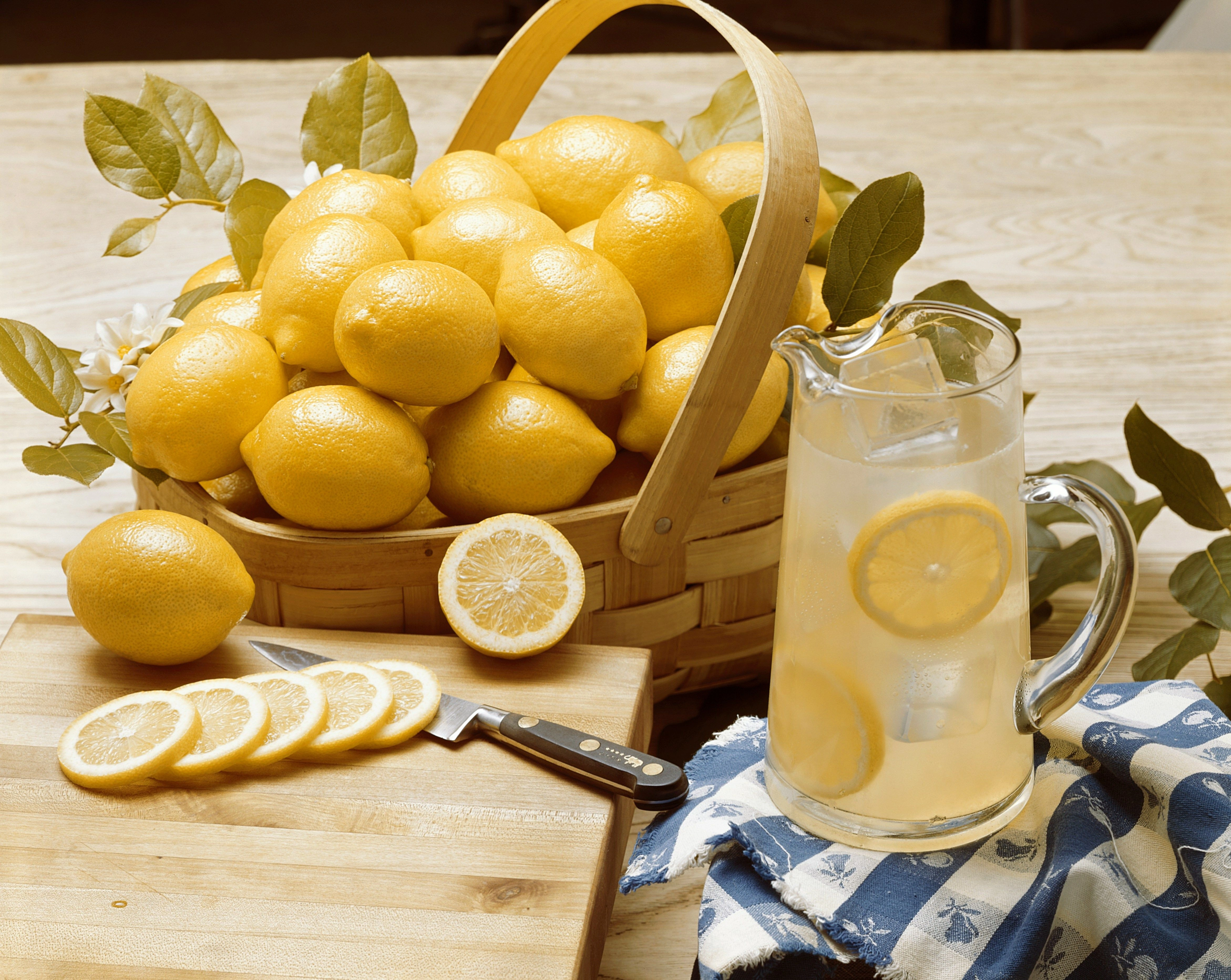 Limon Nasıl Saklanır? Bütün, Kesilmiş ve Sıkılmış Limon Saklama Yöntemleri