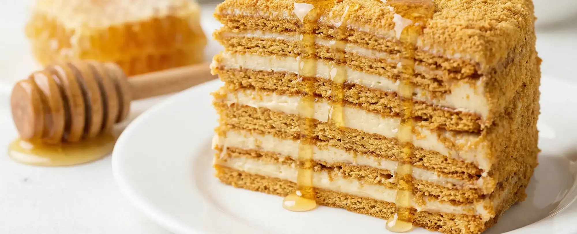 Meşhur Kat Kat Cevizli ve Ballı Medovik Pastası Tarifi