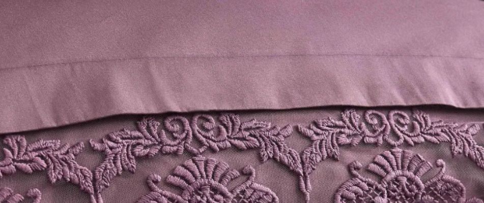 Mürdüm Rengi: Ev Dekorasyonuna Derinlik ve Sıcaklık Katan Modern Ton