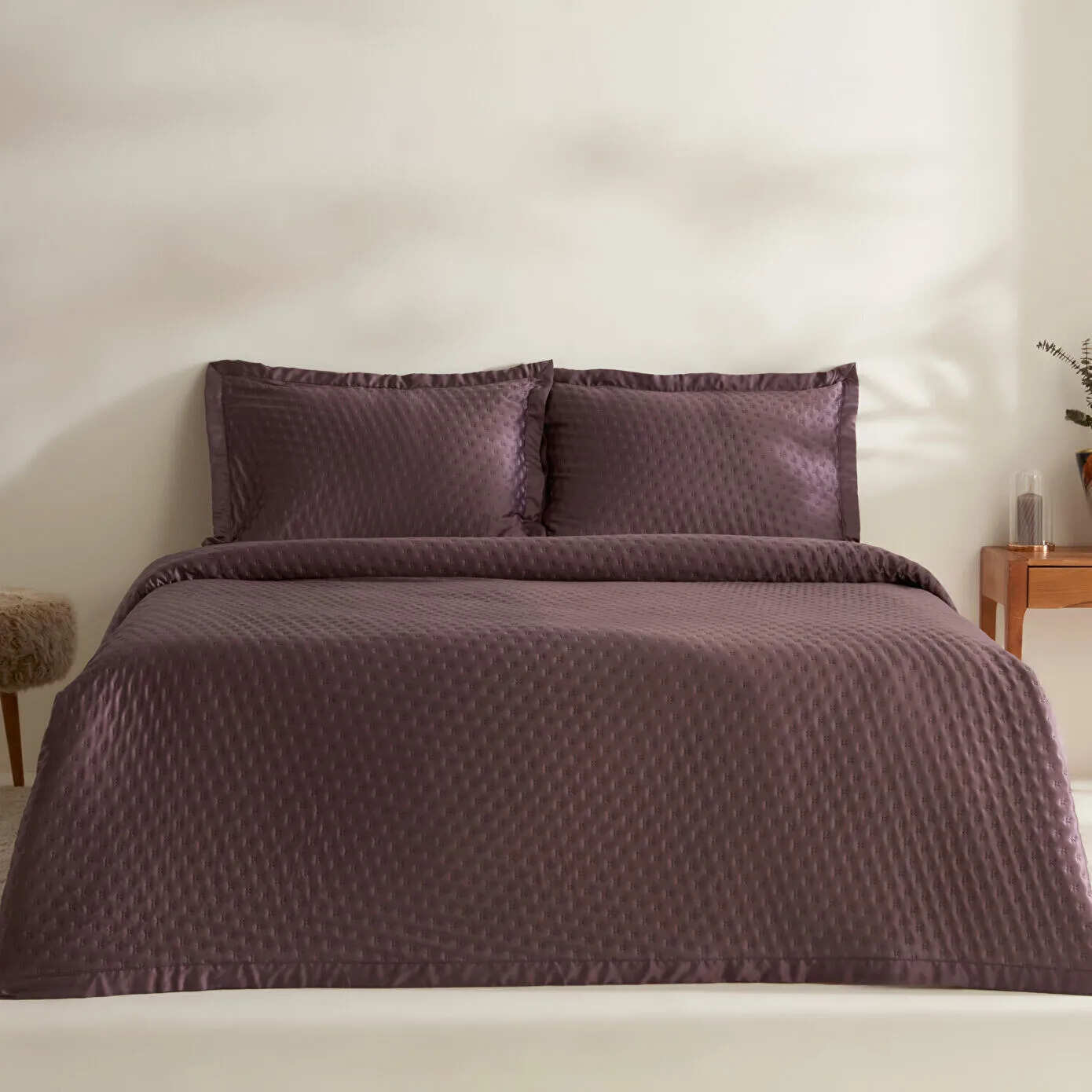 Mürdüm Rengi Yatak Örtüsü