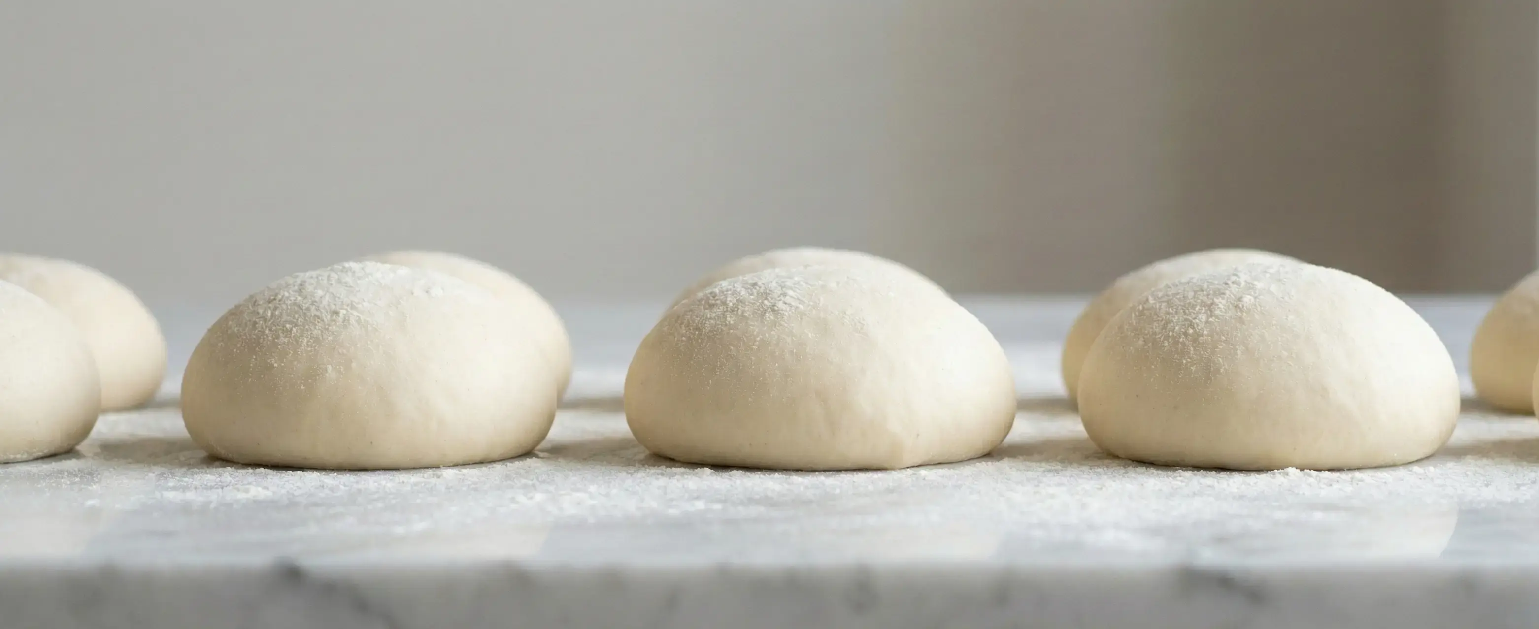 Evde Tam Kıvamında Gerçek Pizza Hamuru Tarifi