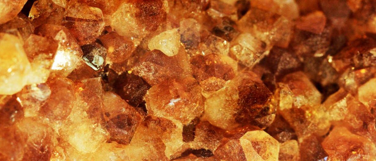 Sitrin Taşı Özellikleri ve Faydaları: Anlamı, Kullanımı ve Ev Enerjisine Etkileri