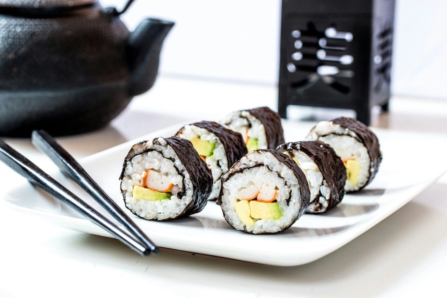 Sushi Yapımı: Evde Kolay Sushi Tarifi
