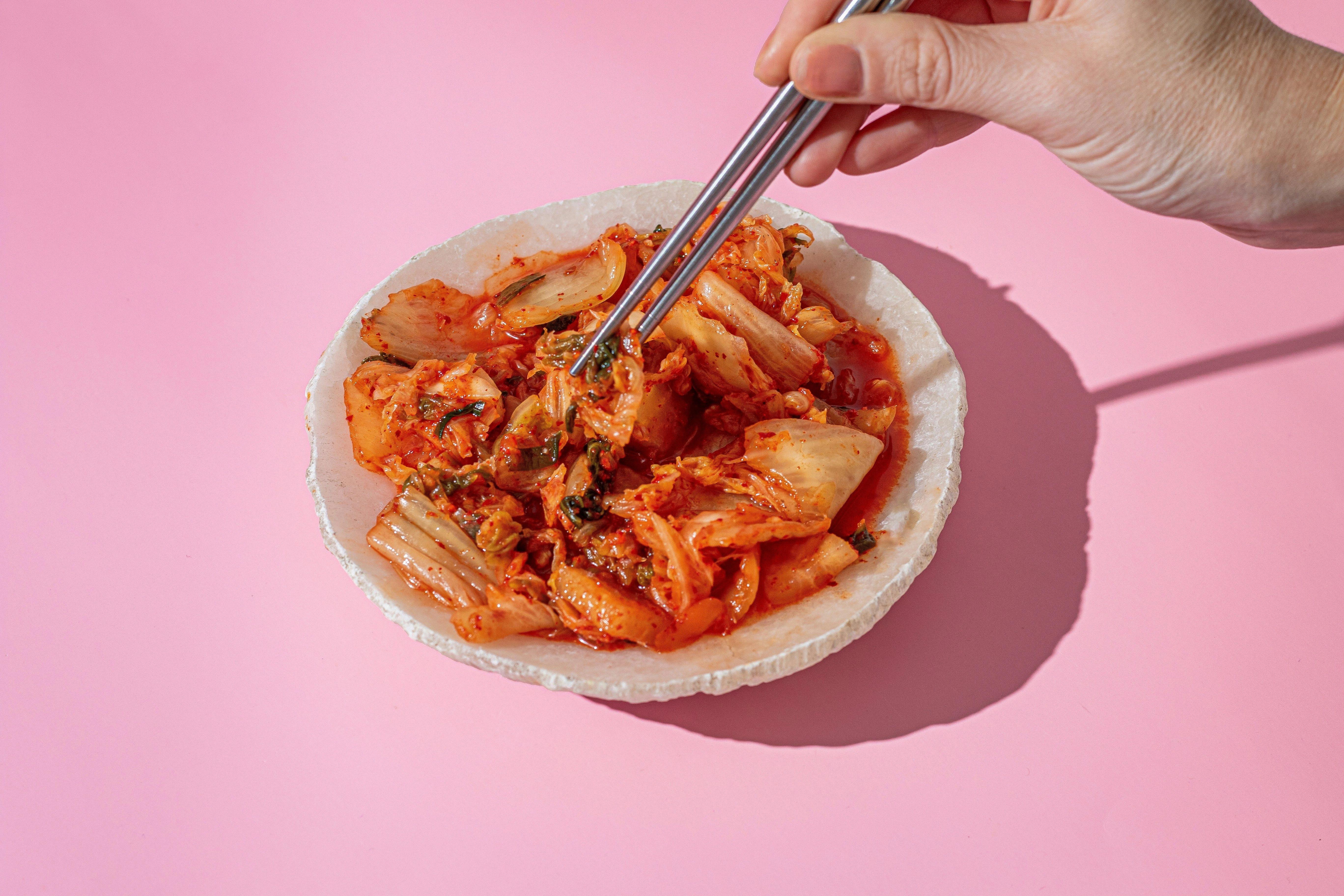 Kimchi Nedir? Kore Turşusunun Evde Hazırlanışı ve Saklama Rehberi