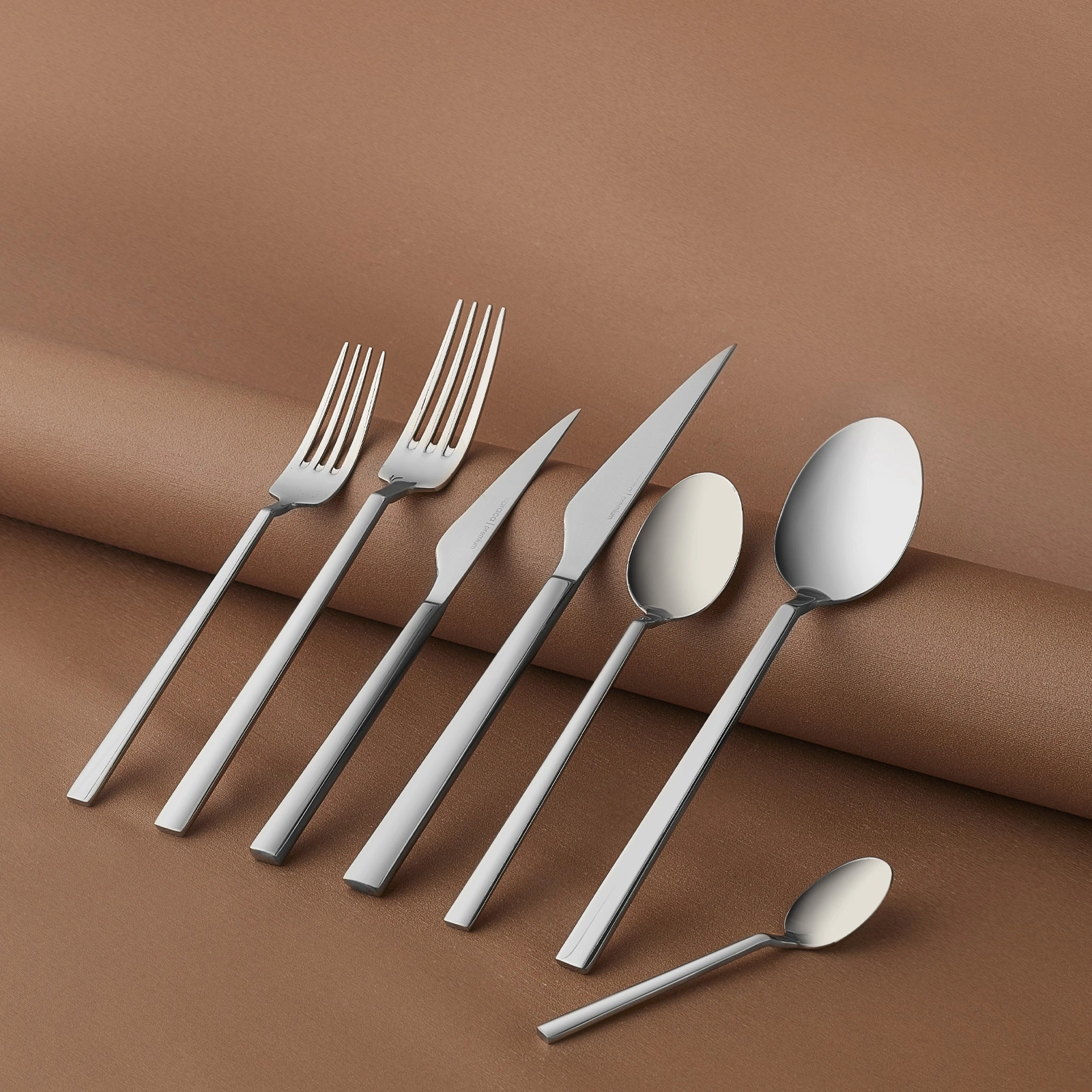 Karaca 316 Premium Halley Platin 12 Kişilik 84 Parça Çatal Kaşık Bıçak Takımı