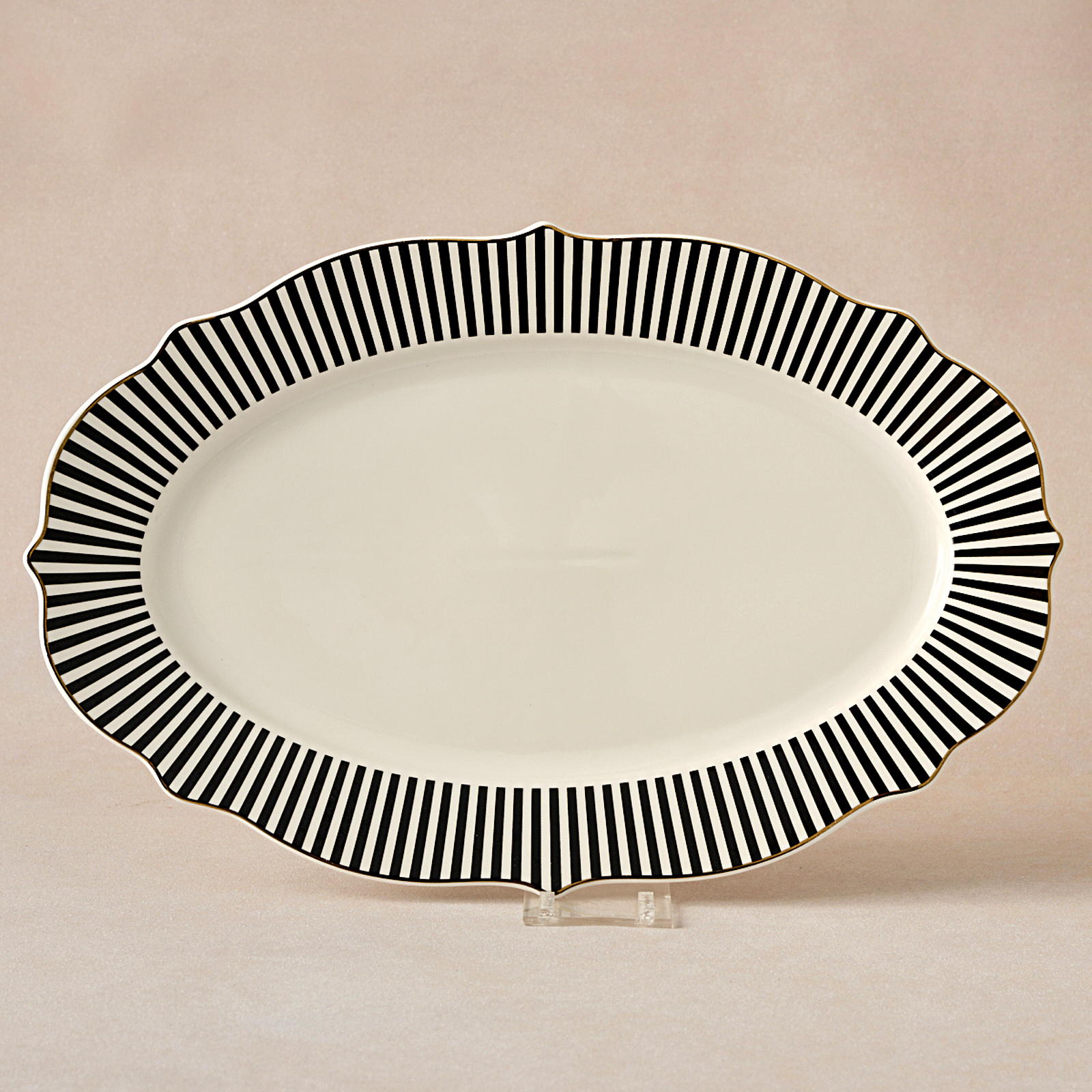 Karaca New Romantic İnce Çizgili Kayık Tabak 36 cm Siyah