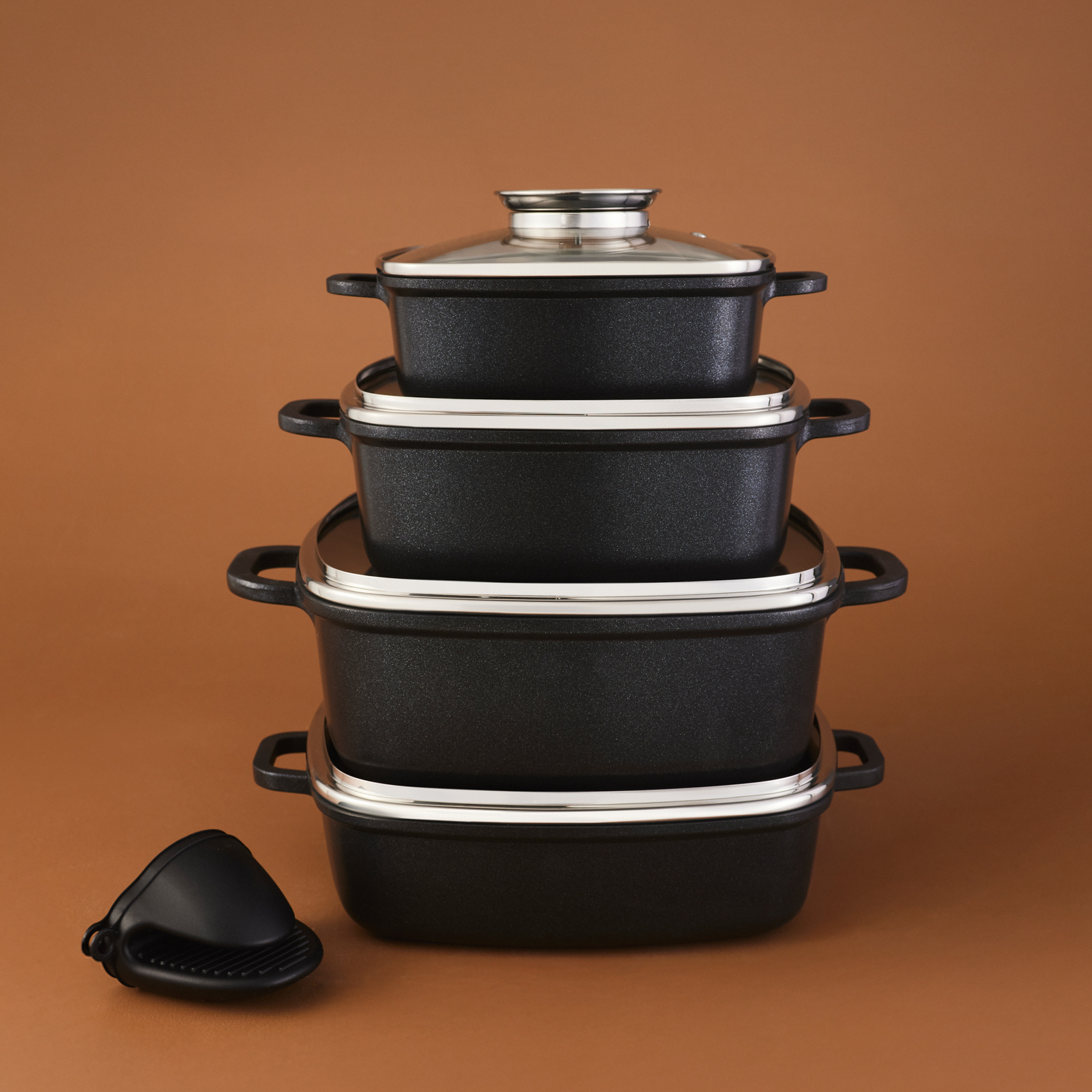 Karaca Biodiamond Soneva İndüksiyon Tabanlı 8 Parça Döküm Tencere Seti Siyah