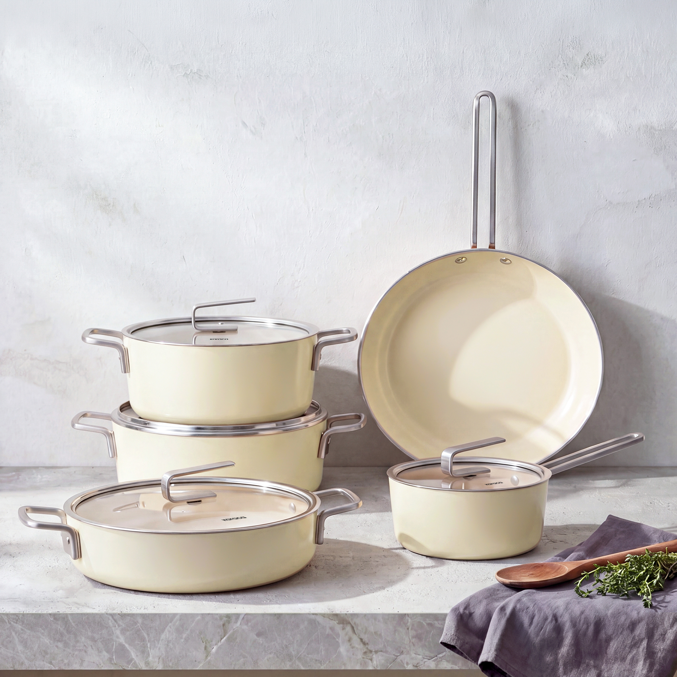 Karaca x Refika Swiss Crystal 9 Parça Tencere ve Tava Seti Beige