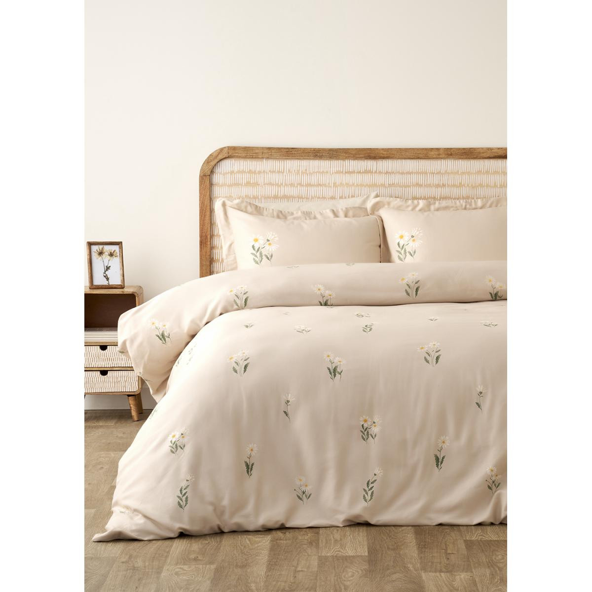 Bella Maison %100 Pamuk Saten Daisy Çift Kişilik Nevresim Takımı Bej (200x220 Cm) Bej