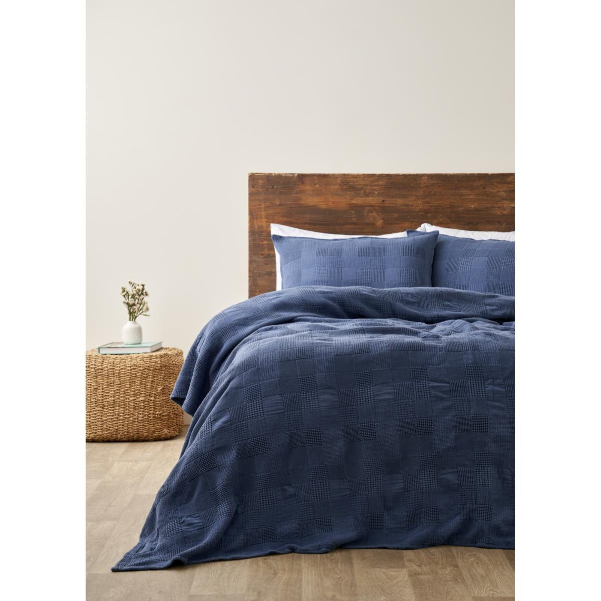 Bella Maison Block Pamuklu Jakarlı Çift Kişilik Yatak Örtüsü Seti Lacivert (240x260 Cm) Lacivert