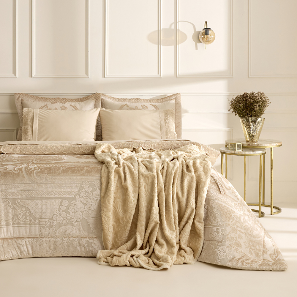 Karaca Home Valeria Queen 8 Parça Çeyiz Seti Gold görseli 1
