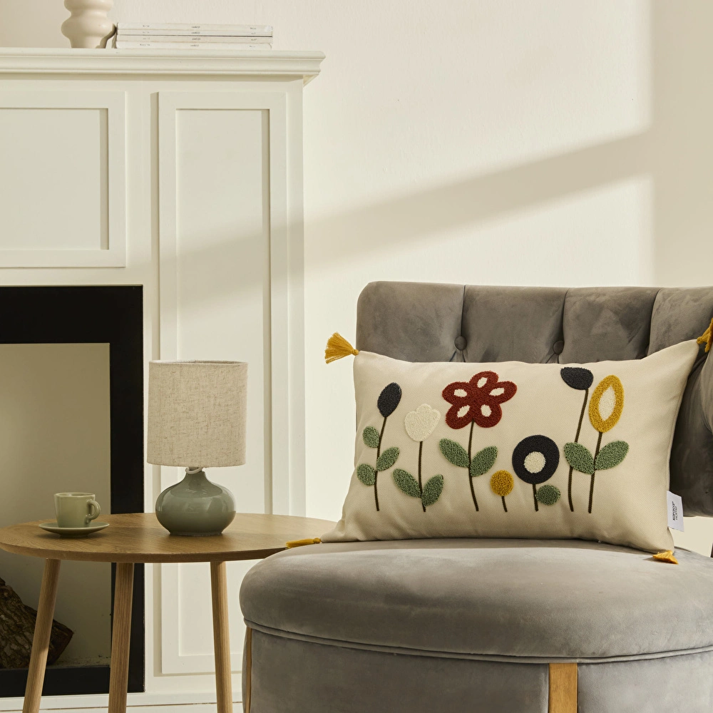 Karaca Home Bloom Püsküllü Dolgulu Kırlent 35x42 cm görseli 1