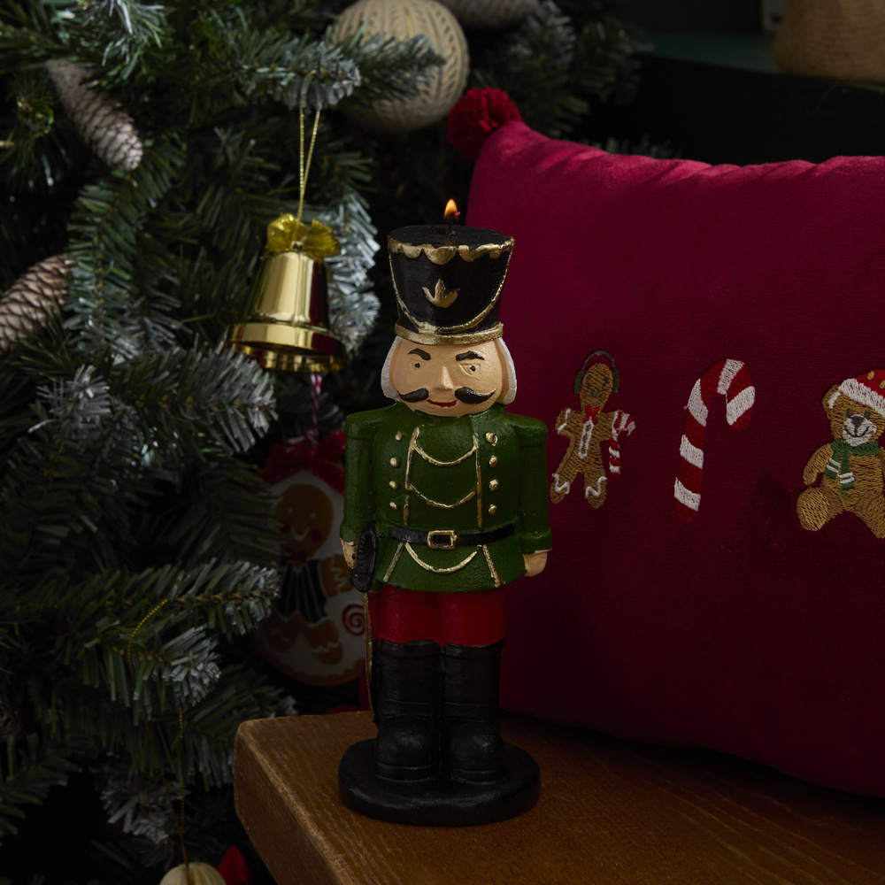 Karaca Home New Year Yılbaşı Nutcracker Şekilli Mum Yeşil 6,5x21 cm görseli 3