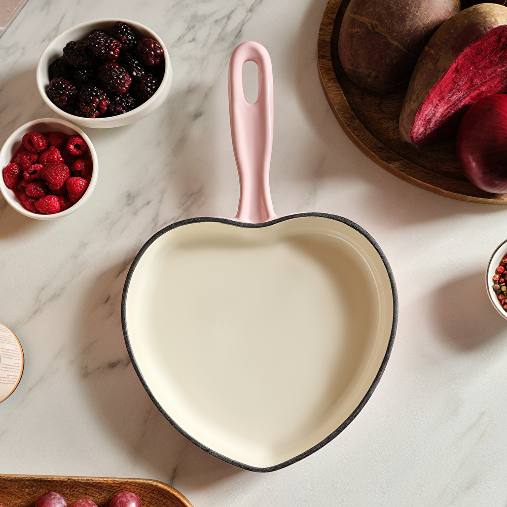 Karaca Love Emayeli Demir Döküm Tava 20 cm thumbnail 3