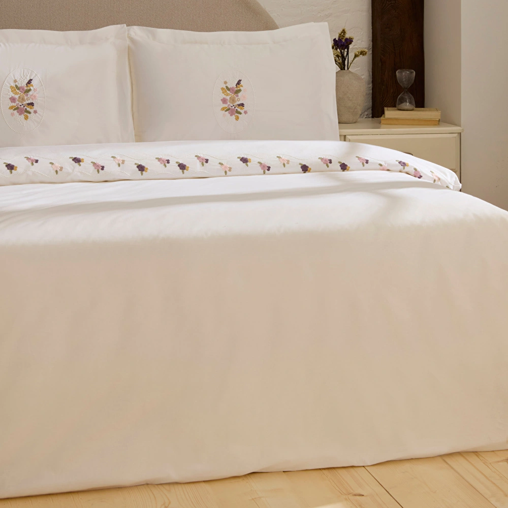 Karaca Home Veneto %100 Pamuk Nakışlı Çift Kişilik Nevresim Takımı Beyaz görseli 6