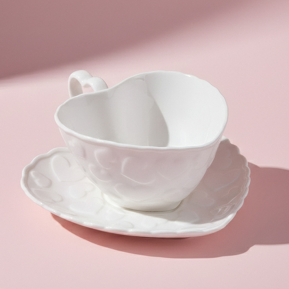Karaca Pink Love Çay Fincanı ve Tabağı Beyaz görseli 3