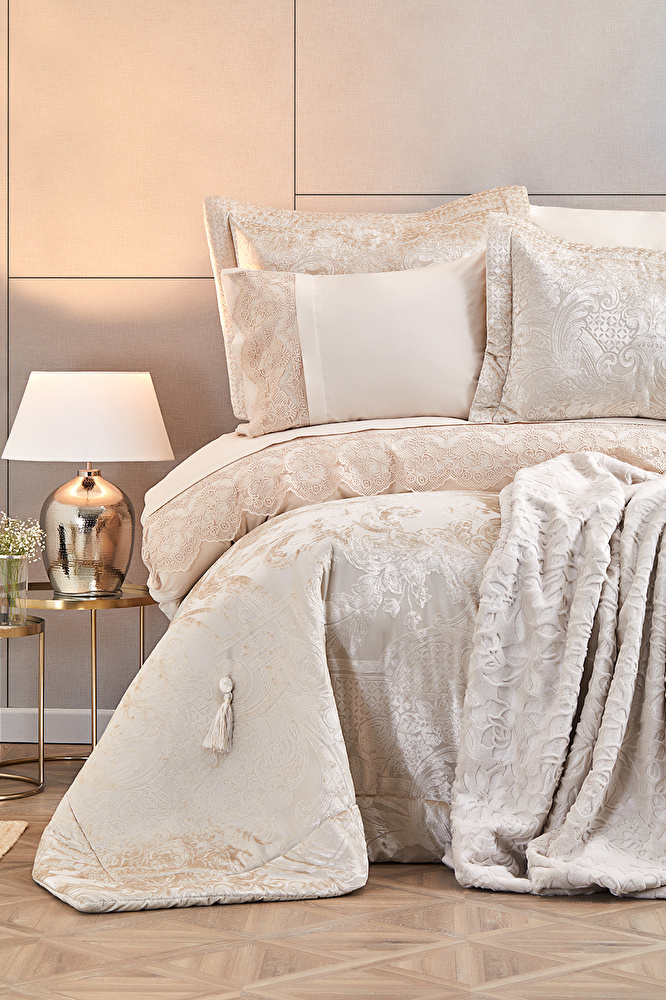Karaca Home Valeria Royal Gold 10 Parça Çeyiz Seti görseli 2