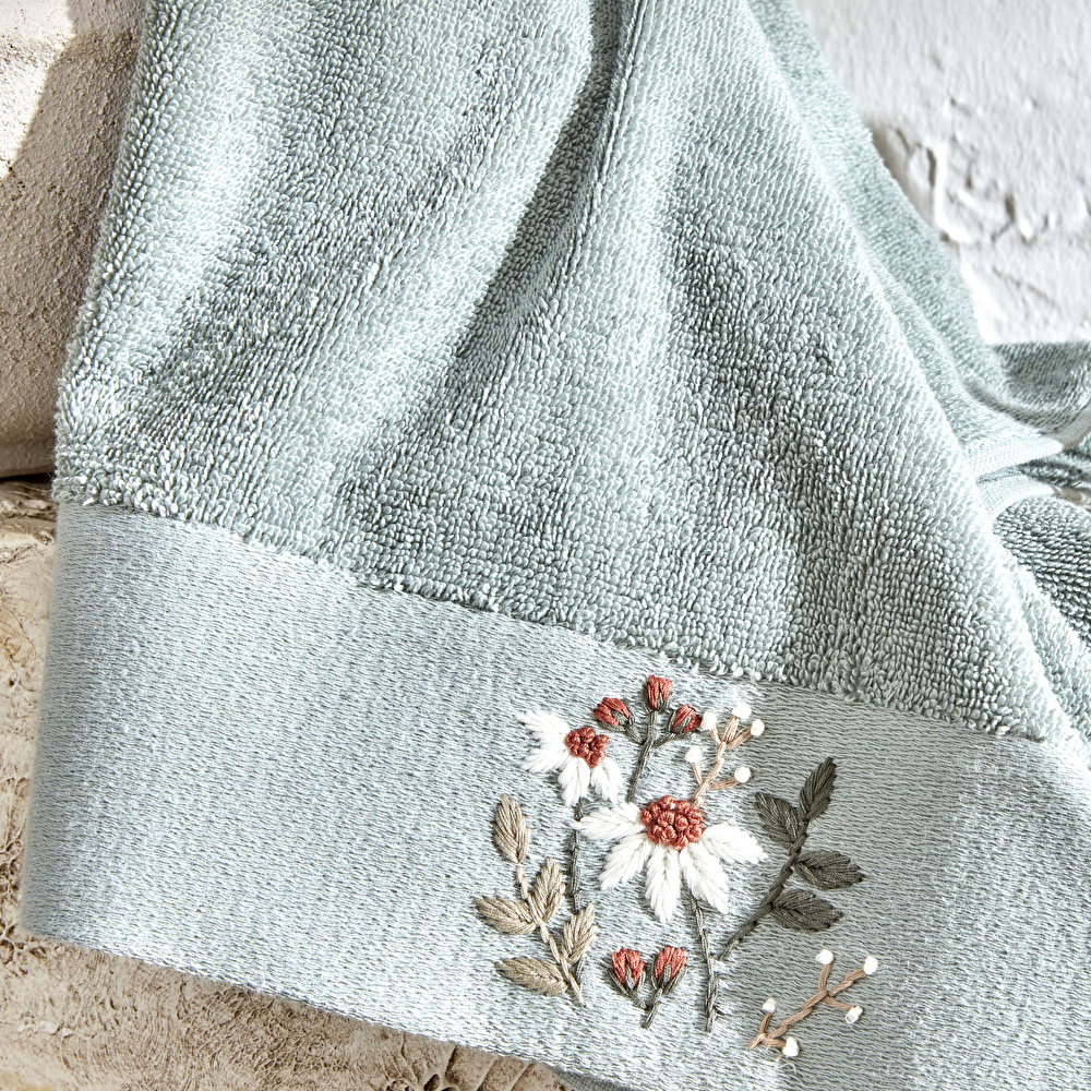 Karaca Home Comfort Touch Nakışlı Mint %100 Pamuk Havulu 50x90 Cm görseli 2