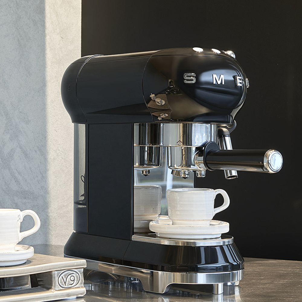 Smeg Espresso Kahve Makinesi Black Ecf01bleu görseli 3