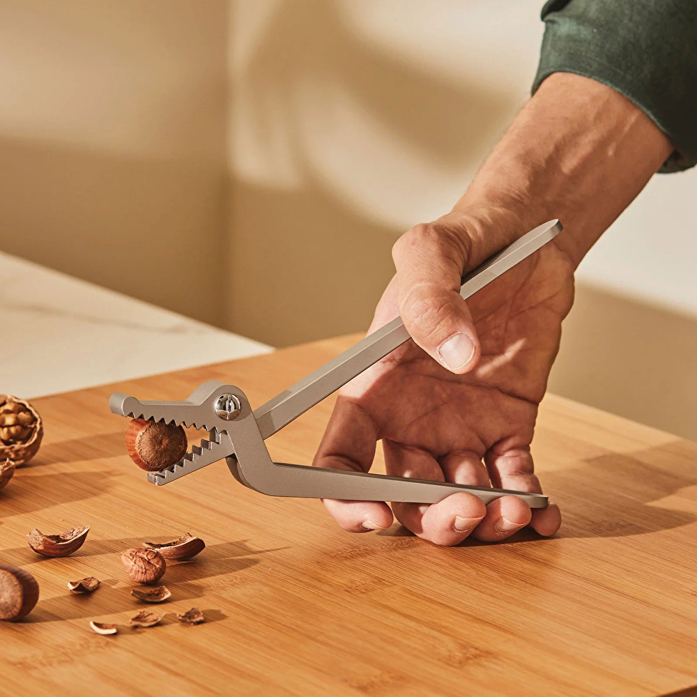 Alessi Fındık Kıracağı Gri görseli 4