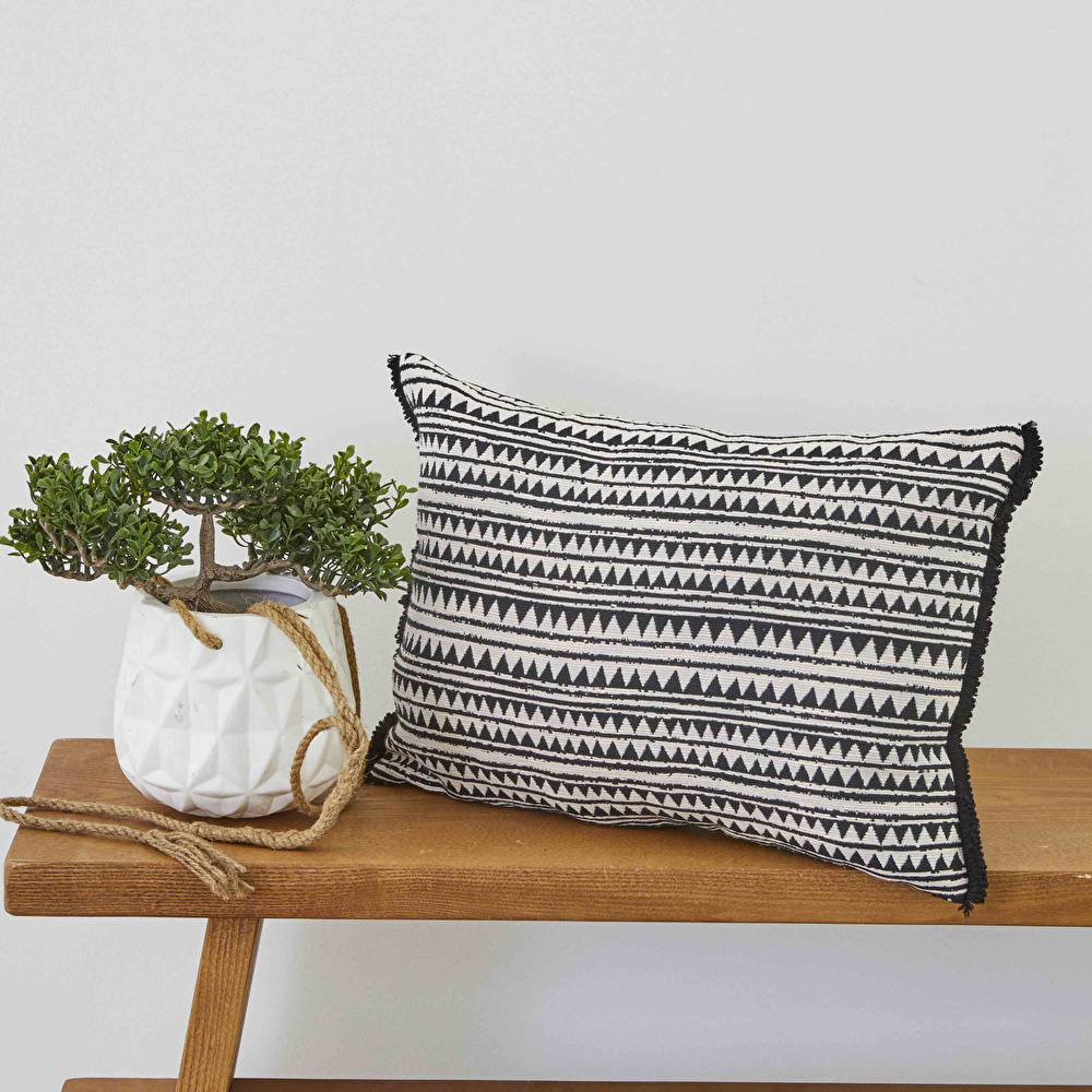 Karaca Home Rivoli Siyah İç Dolgulu Kırlent 30x50cm görseli 1