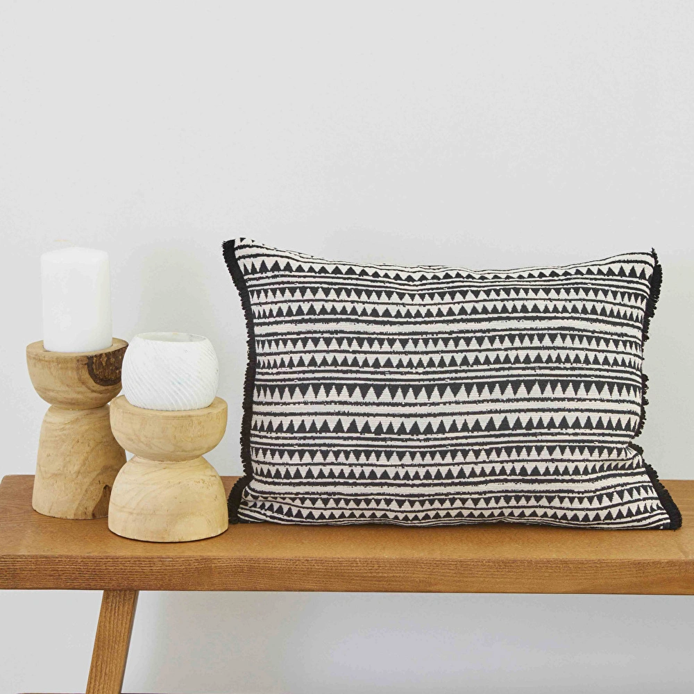 Karaca Home Rivoli Siyah İç Dolgulu Kırlent 30x50cm görseli 2
