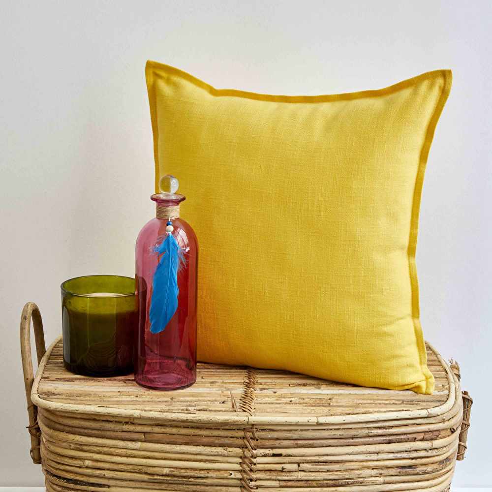 Karaca Home Mood Düz Sarı İç Dolgulu Kırlent 45x45cm görseli 1
