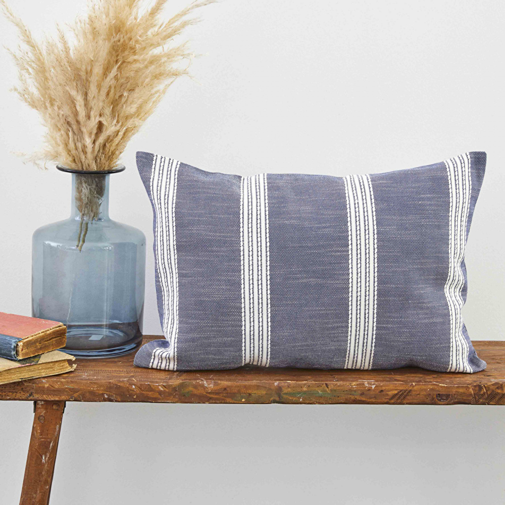 Karaca Home Lamar Düz İndigo İç Dolgulu Kırlent 45x45cm görseli 1