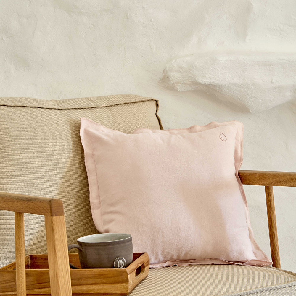 Karaca Home 4 Element Blush İç Dolgulu Düz Kırlent 45x45 cm görseli 1