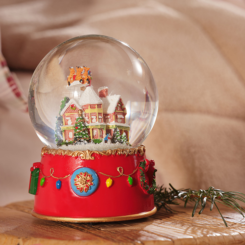 Karaca Home New Year Yılbaşı House And Santa Müzikli Kar Küresi görseli 2