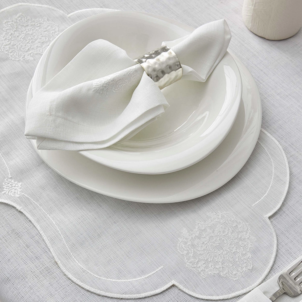 Karaca Home Novelty 38 Parça Masa Örtüsü Seti görseli 6