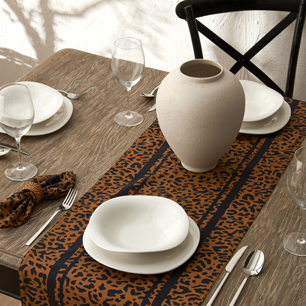 Karaca Home Leopard Desenli Runner 140x200 cm  görseli 1