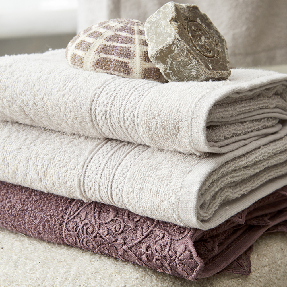 Karaca Home Otto Aile Banyo Seti Mürdüm Gri görseli 4
