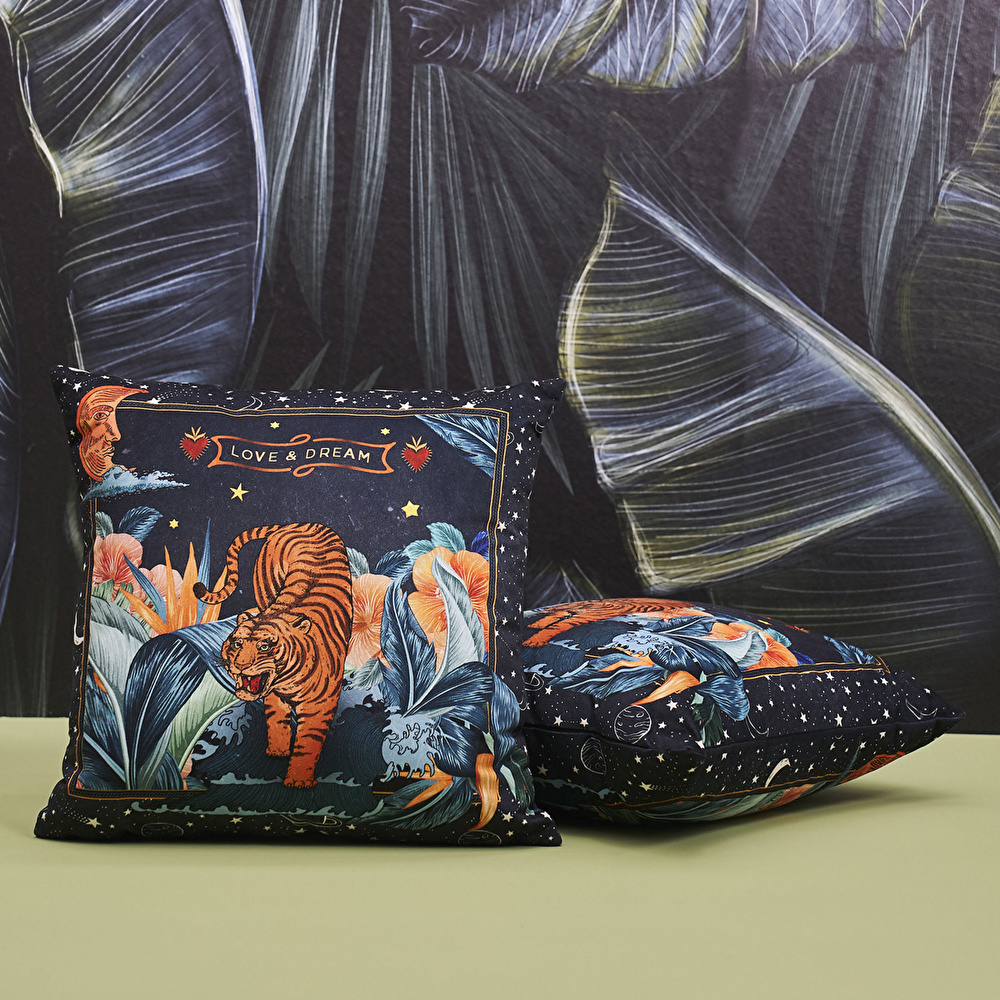 Karaca Home x 2Wins Love and Dream Tiger Baskılı Kırlent görseli 2
